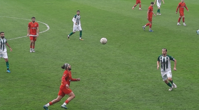 ÜNYE 1957, KENDİ EVİNDE BERABERE KALDI