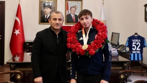 VALİ SONEL'DEN DÜNYA ŞAMPİYONUNA ÖDÜL