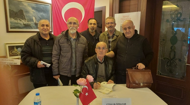 YAZARIMIZ ÖZBUCAK ŞİİR KİTABINI İMZALADI