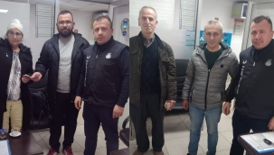 DUYARLI VATANDAŞ PARA DOLU CÜZDANI SAHİBİNE TESLİM ETTİ