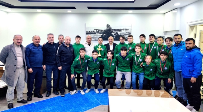 ŞAMPİYONLARDAN BAŞKAN TAVLI'YA TEŞEKKÜR ZİYARETİ