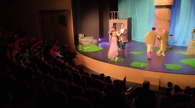 YARALAR SANAT İLE SARILIYOR