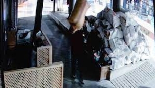YARDIM ÇUVALINI ÇALAN KİŞİ YAKALANDI