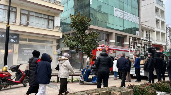 YILLARIN KURU KAHVECİSİNDE KORKUTAN YANGIN