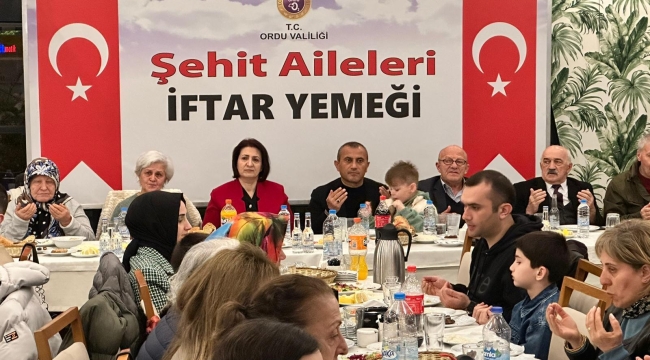 VALİ SONEL, İLK İFTARINI ŞEHİT AİLELERİ İLE BİRLİKTE YAPTI
