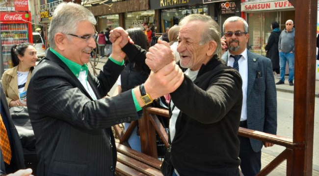 İDRİS NAİM ŞAHİN'DEN ÜNYE'DE HEMŞEHRİ ZİYARETİ