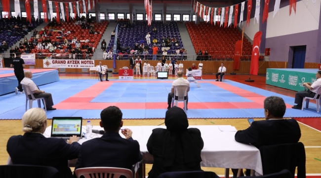 KARATE STİL ŞAMPİYONASI BAŞLADI