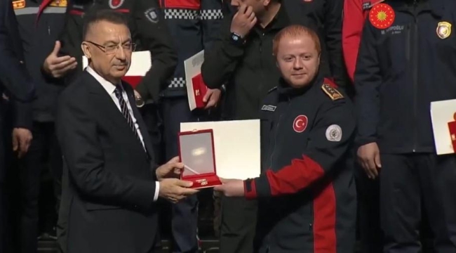 OBB ARAMA KURTARMA EKİBİNE DEVLET ÜSTÜN FEDAKÂRLIK MADALYASI