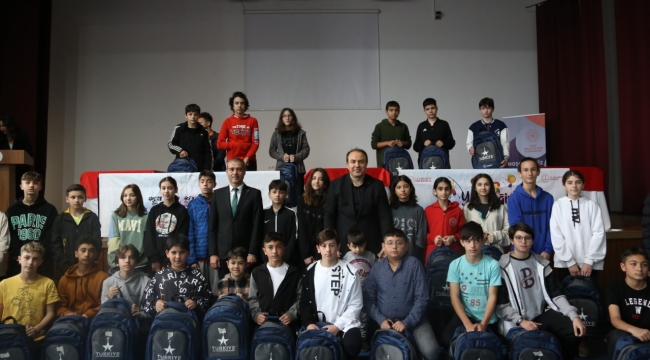 ORDU'DA SPORCULARA MALZEME DESTEĞİ