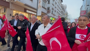 ALTINORDU'DA GENÇLİK YÜRÜYÜŞÜ