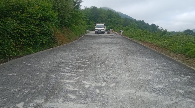 İKİZCE-ÇAYBAŞI YOLU BETONLANIYOR  