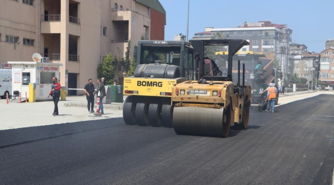 ÜNYE'DE SICAK ASFALT ÇALIŞMALARI SÜRÜYOR