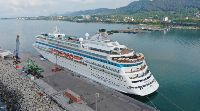 RUS TURİSTLER ORDU'YA HAYRAN KALDI