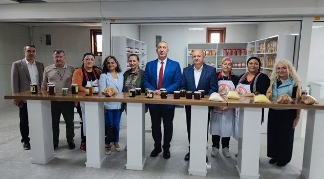 ÜNYE BELEDİYESİ ÜRETEN KADINLARIN YANINDA