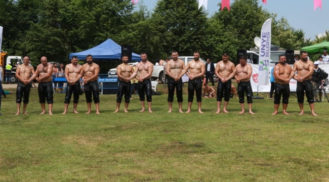 ÜNYE'DE PEHLİVANLAR ER MEYDANINA ÇIKTI