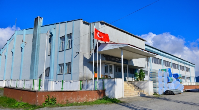 AKKUŞ KAPALI SPOR SALONU YENİLENİYOR