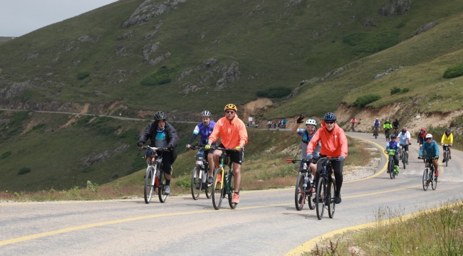 BİSİKLET TUTKUNLARI ORDU YAYLALARINA RENK KATTI