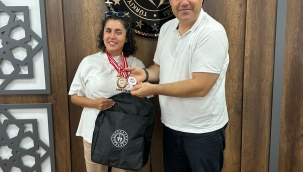 ZEYNEP ÖĞRETMEN TÜRKİYE ŞAMPİYONU