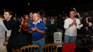 BAŞKAN HİLMİ GÜLER, ŞAMPİYONLUK MAÇINI GENÇLERLE İZLEDİ