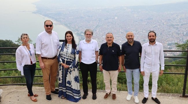 HÜRRİYET GAZETESİ YAZARLARINDAN ORDU'YA ÇIKARMA