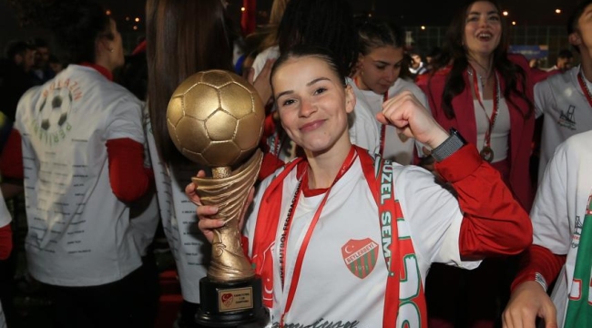 MİLLİ FUTBOLCU MELİSA NİLGÜN KESER ÜNYE'DE