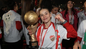 MİLLİ FUTBOLCU MELİSA NİLGÜN KESER ÜNYE'DE