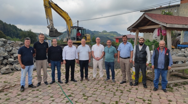 PELİTLİYATAK, MEYDANINA KAVUŞUYOR