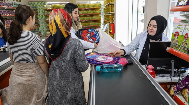 SOSYAL MARKET ÖĞRENCİLERE KAPILARINI AÇTI