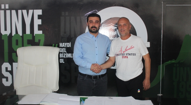 ÜNYE 1957'DE TEKNİK DİREKTÖR ORHAN ANIL DÖNEMİ