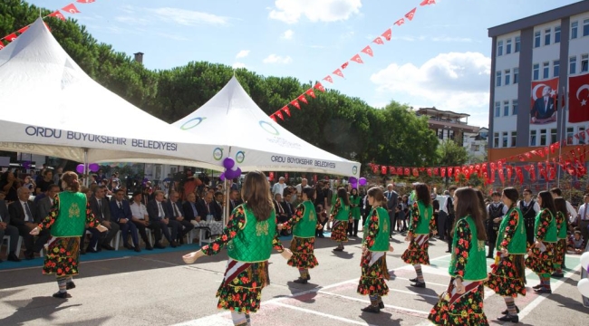 YENİ EĞİTİM-ÖĞRETİM DÖNEMİNİN İLK DERS ZİLİ ÇALDI