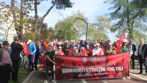 ÜNYE'DE 100. YIL CUMHURİYET KORTEJİ COŞKUSU