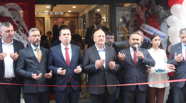 AKBULUT MOBİLYA MAĞAZASI'NA GÖRKEMLİ AÇILIŞ