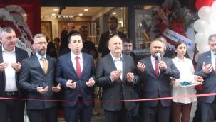 AKBULUT MOBİLYA MAĞAZASI'NA GÖRKEMLİ AÇILIŞ