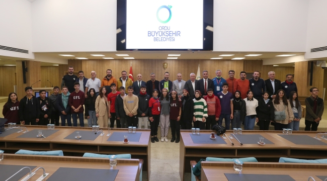BÜYÜKŞEHİR, DEPREMZEDE ÖĞRENCİLERİ AĞIRLADI