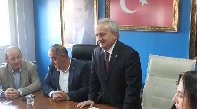ESKİ BAŞKAN SARIKOCA ADAY ADAYLIĞI MÜRACAATINI YAPTI