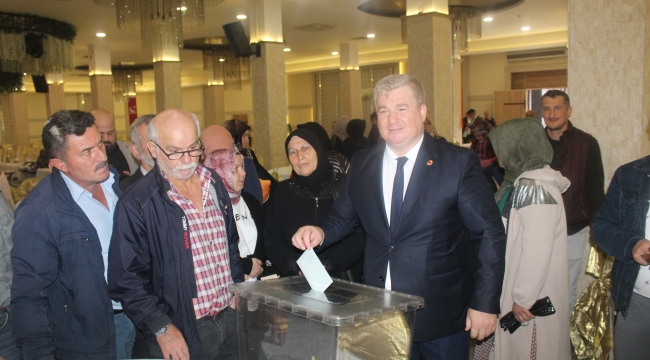 SAADET PARTİSİ'NDE ÖZGÜR ŞAHİN GÜVEN TAZELEDİ
