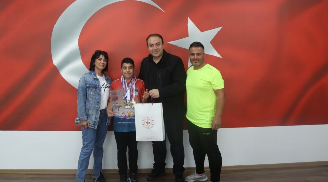 YUSUF EFE GÜNDÜZ, İL MÜDÜRÜ GENÇ'İ ZİYARET ETTİ