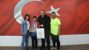 YUSUF EFE GÜNDÜZ, İL MÜDÜRÜ GENÇ'İ ZİYARET ETTİ