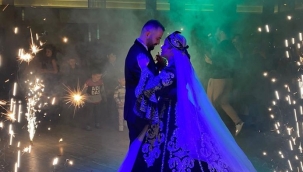 ARZU VE SEFA ÇİFTİ DÜNYA EVİNE GİRDİ