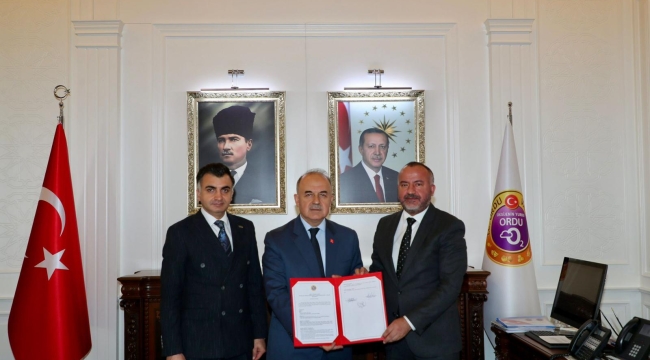 İŞ İNSANI BURHAN ERÇAL'DAN EĞİTİME DESTEK