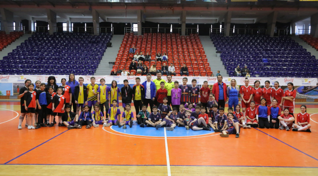 OKUL SPORLARI HENTBOL MÜSABAKALARI SONA ERDİ