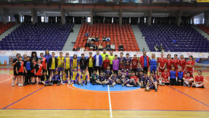 OKUL SPORLARI HENTBOL MÜSABAKALARI SONA ERDİ