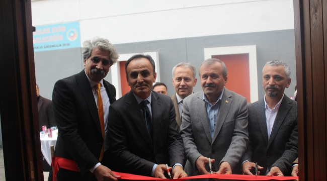 ÜNYE'DE COŞKUNÖZ VAKFI HİBE PROJESİNİN KAPANIŞI YAPILDI