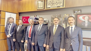 ATANAMAYAN UZMANLAR HAKLARI İÇİN MECLİS GÖRÜŞMELERİNE DEVAM EDİYOR