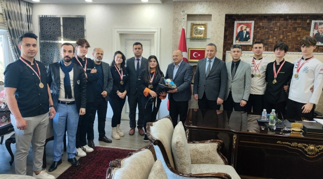 BAŞKAN TAVLI, "GELECEĞİMİZ OLAN ÖĞRENCİLERİMİZLE HER ZAMAN GURUR DUYUYORUZ"
