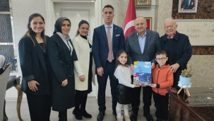 BAŞKAN TAVLI'YA ANAFARTALI ÖĞRENCİLERDEN TEŞEKKÜR