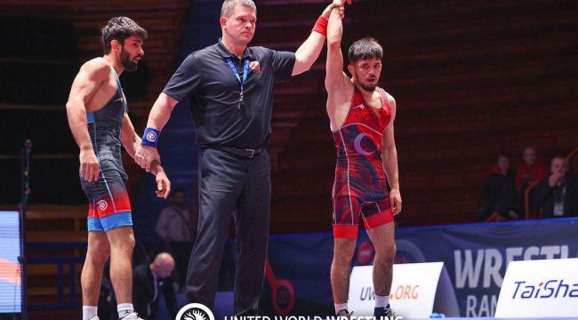 BÜYÜKŞEHİR'İN SPORCULARI BAŞARIYA DOYMUYOR  