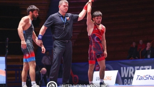 BÜYÜKŞEHİR'İN SPORCULARI BAŞARIYA DOYMUYOR