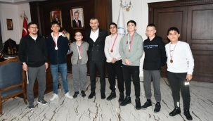 İL ŞAMPİYONU GÜREŞÇİLERDEN BAŞKAN SEMİZ'E ZİYARET