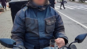 ORDU TRAFİK VE DENETLEME EKİPLERİNDEN ÇAY BARDAKLI MOTOSİKLET SÜRÜCÜSÜNE CEZA